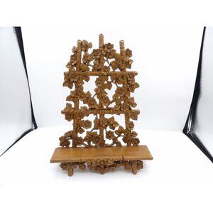 Easel- Homeco Inc.- Floral Vines on Wood Tone Plastic- Vintage 1984 #6087